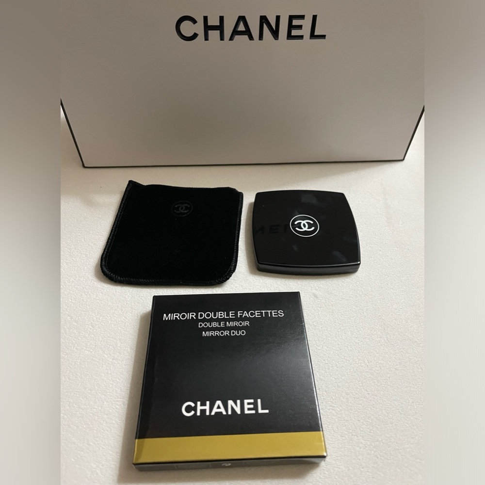 NIB Chanel Double Compact Mirror With Velvet Black Pouch